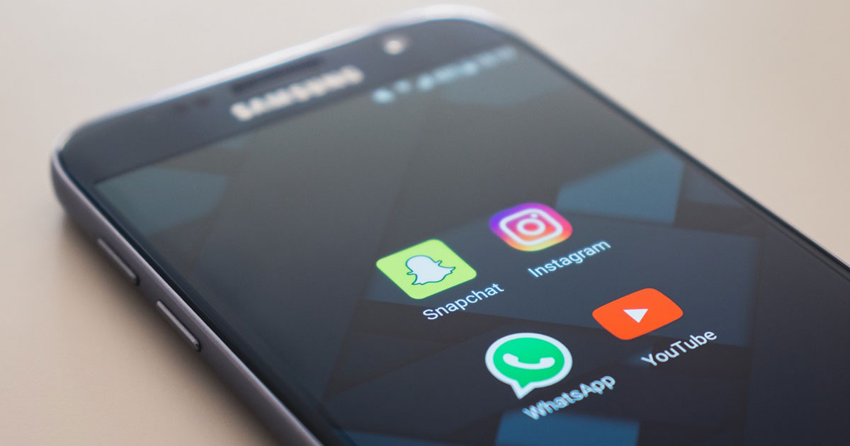 How to use social to complement ecommerce